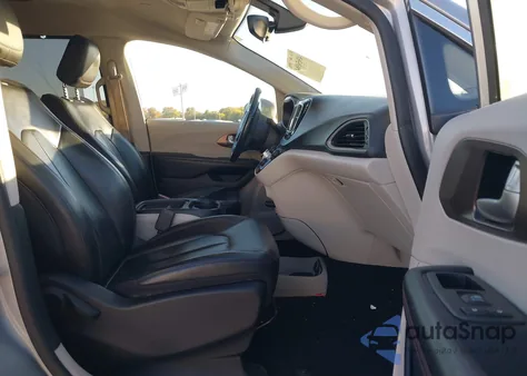 2018 Chrysler Pacifica Touring L из США, поврежденный, VIN 2C4RC1BG3JR144051
